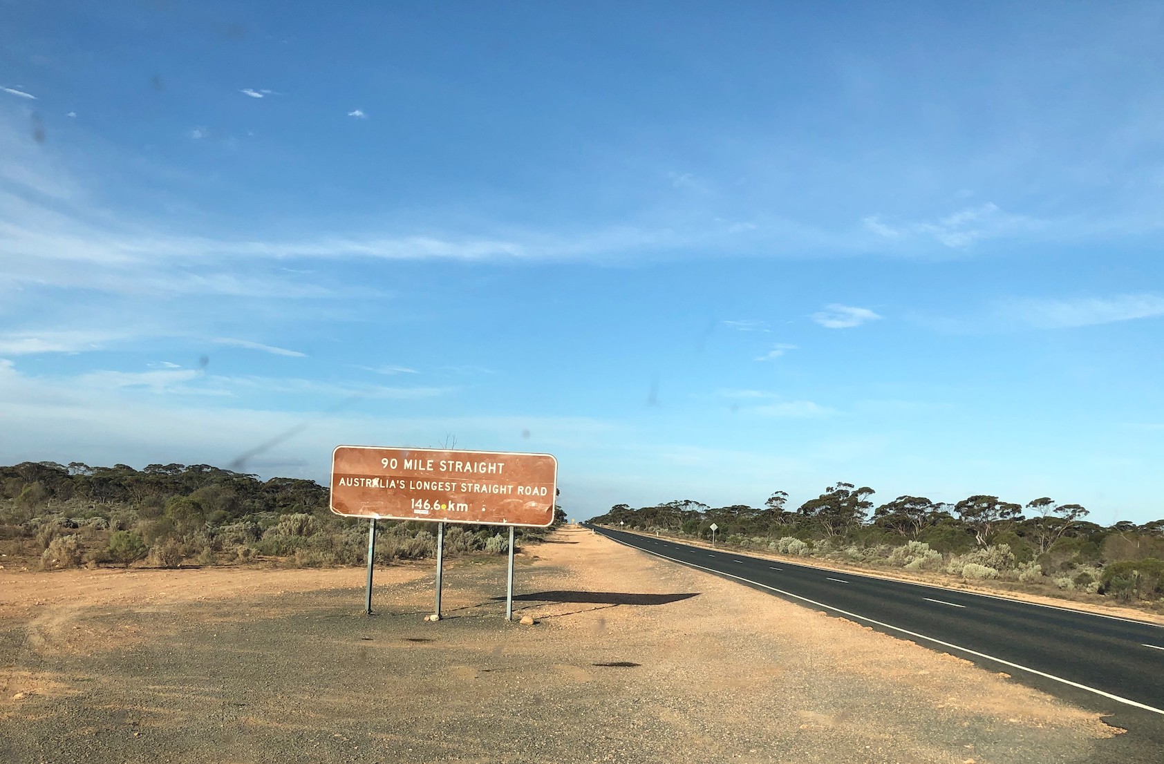 2020-03-28 End of 90ml straight road - Nullarbor E of Belladonia